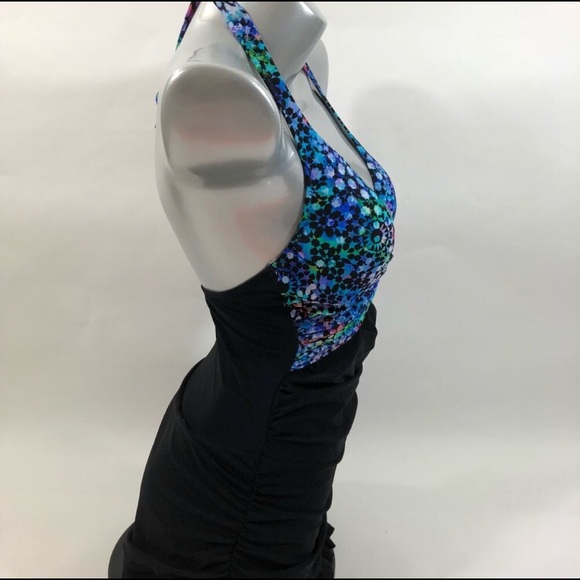 Gorgeous swimsuit (black, blue, and green) - Picture 4 of 7